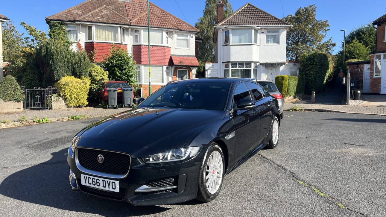 Jaguar XE R-Sport 2016